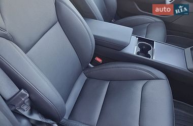Седан Tesla Model 3 2024 в Дніпрі