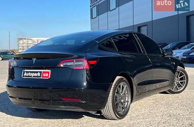 Седан Tesla Model 3 2021 в Львове