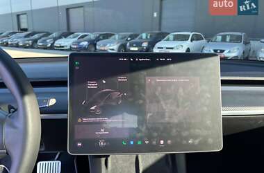 Седан Tesla Model 3 2021 в Львове