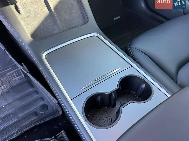 Седан Tesla Model 3 2021 в Львові фото 34 Седан Tesla Model 3 2021 в Львові