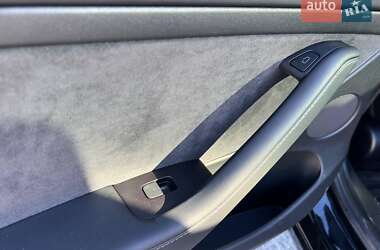 Седан Tesla Model 3 2021 в Львове