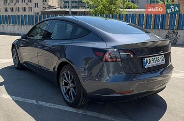 Седан Tesla Model 3 2021 в Киеве