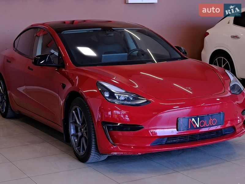 Седан Tesla Model 3 2021 в Одесі
