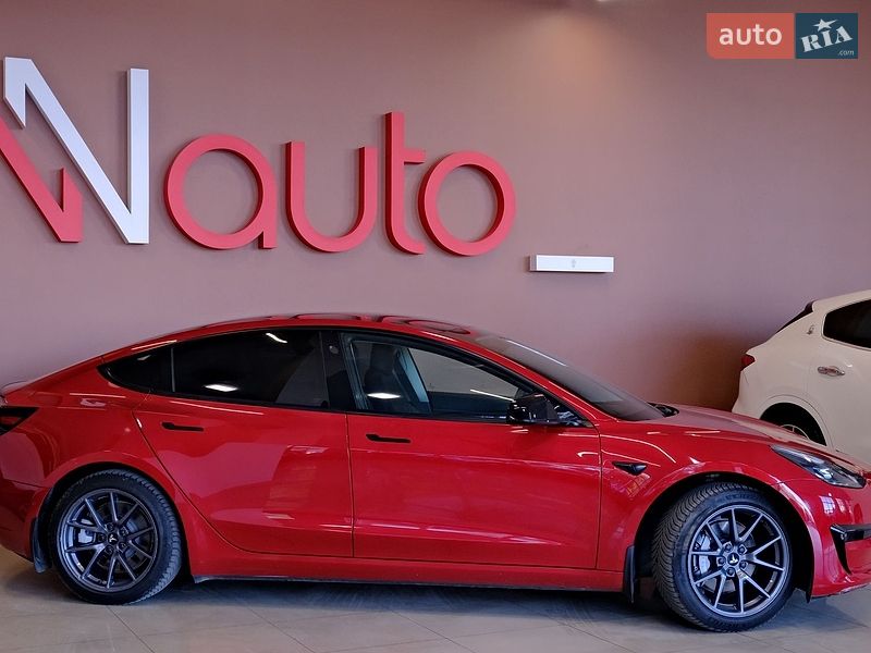 Седан Tesla Model 3 2021 в Одесі