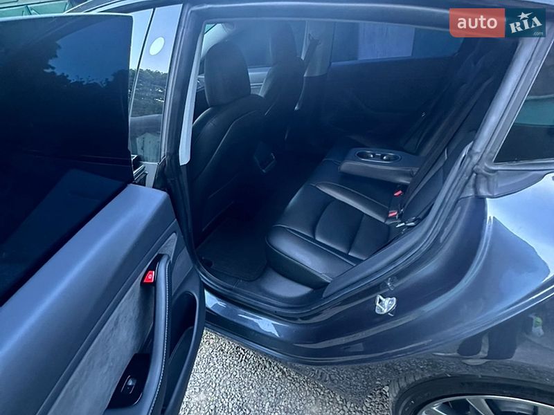 Седан Tesla Model 3 2019 в Одессе