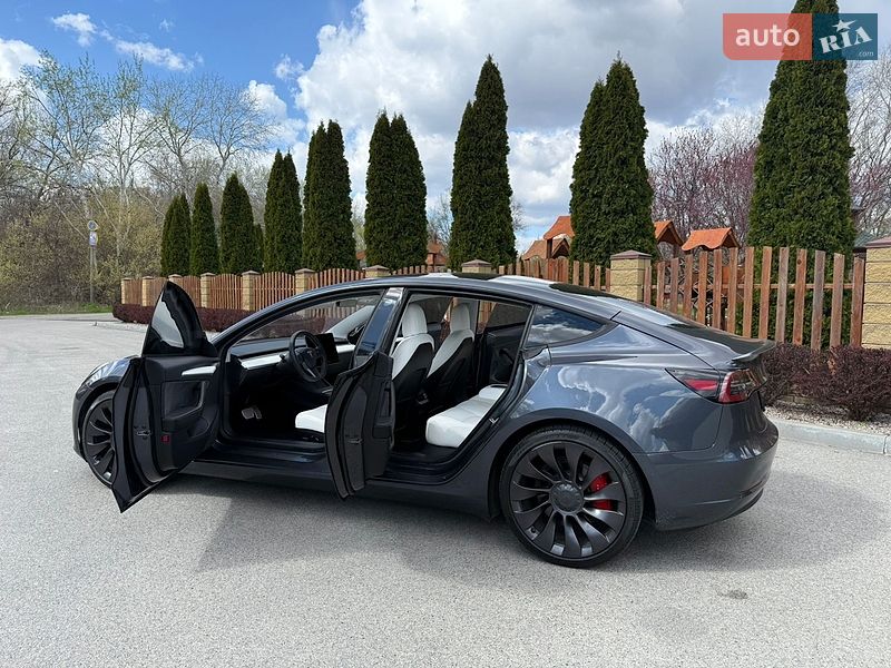 Седан Tesla Model 3 2021 в Днепре