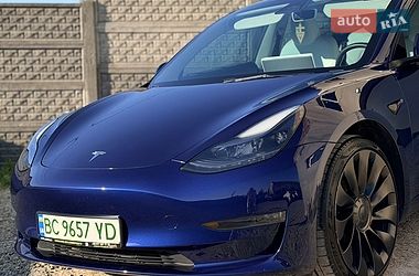 Седан Tesla Model 3 2023 в Львове