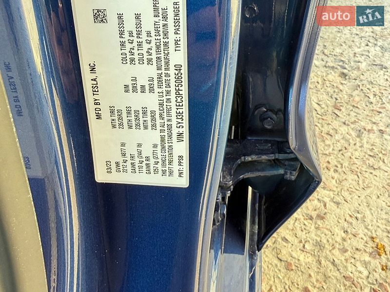 Седан Tesla Model 3 2023 в Львове