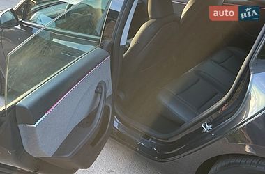 Седан Tesla Model 3 2025 в Нововолинську