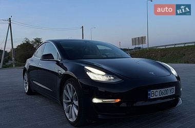 Седан Tesla Model 3 2019 в Львові
