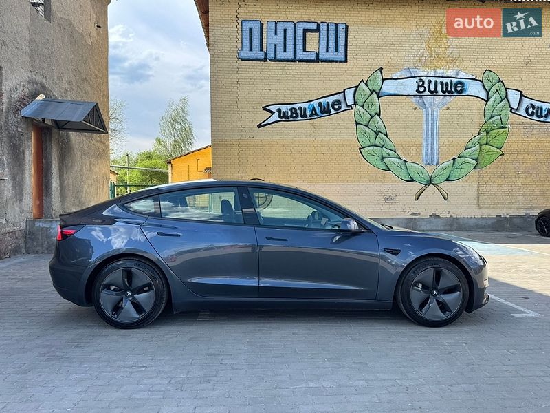 Седан Tesla Model 3 2021 в Луцке