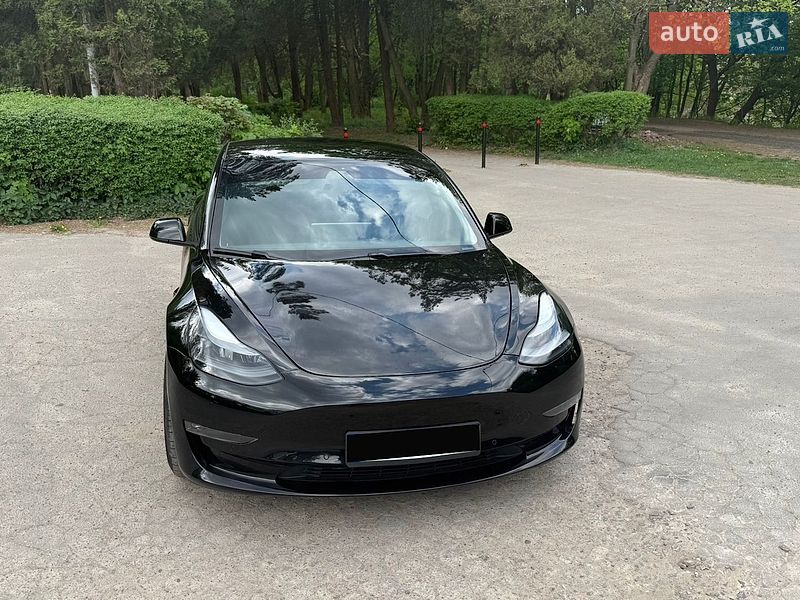 Седан Tesla Model 3 2021 в Львове