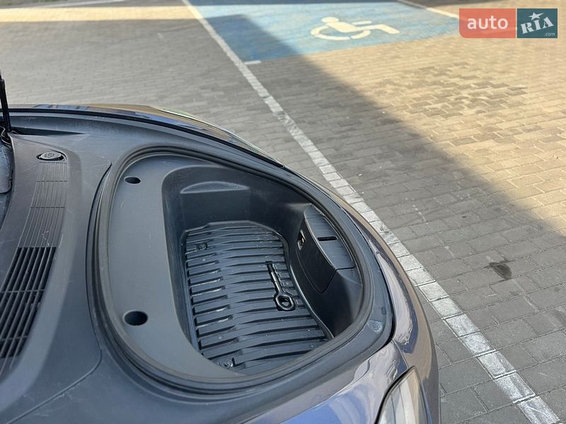 Седан Tesla Model 3 2021 в Луцке