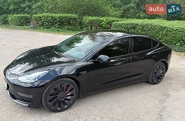 Седан Tesla Model 3 2021 в Львове
