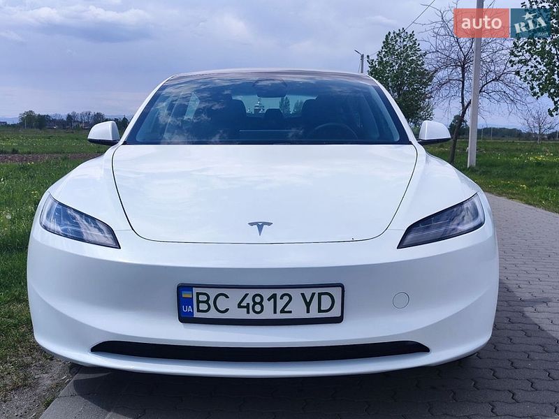 Седан Tesla Model 3 2024 в Стрые