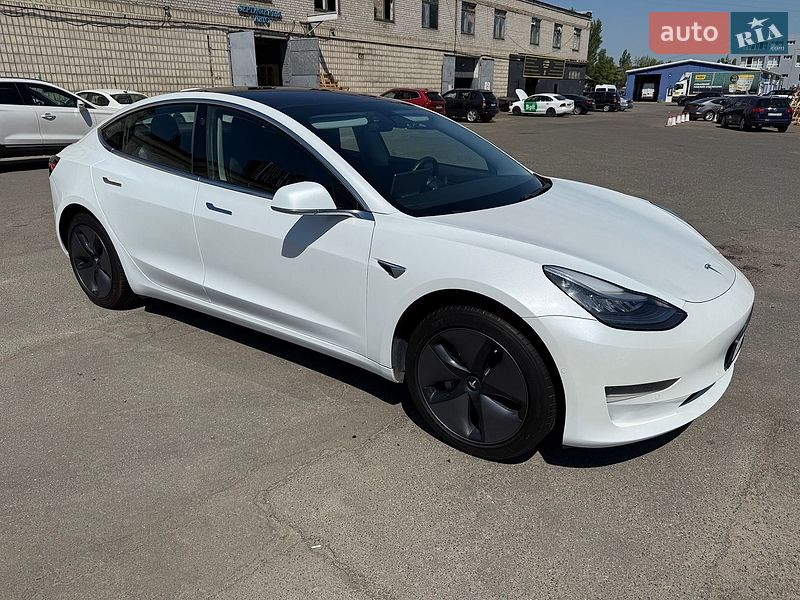 Седан Tesla Model 3 2018 в Києві