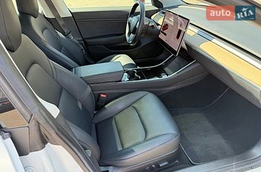 Седан Tesla Model 3 2018 в Києві