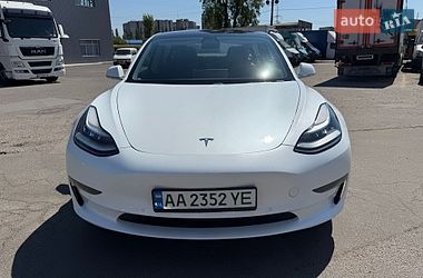 Седан Tesla Model 3 2018 в Києві