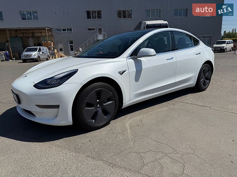 Седан Tesla Model 3 2018 в Києві