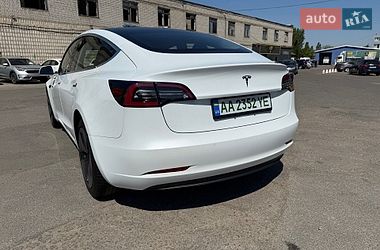 Седан Tesla Model 3 2018 в Києві