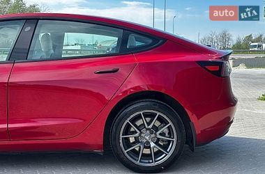 Седан Tesla Model 3 2020 в Львові