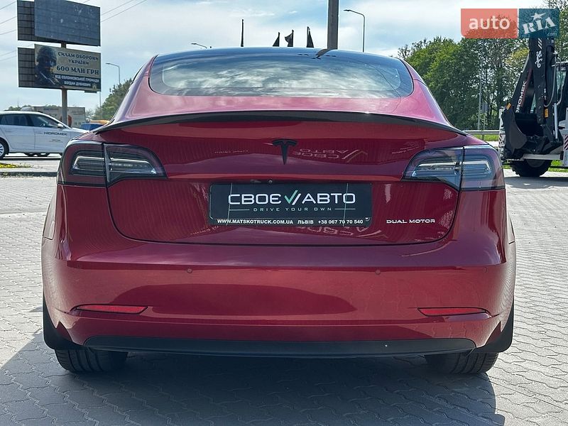 Седан Tesla Model 3 2020 в Львові