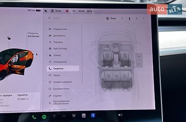 Седан Tesla Model 3 2020 в Львові