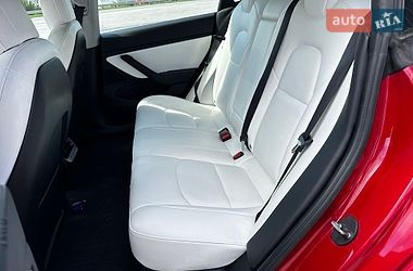 Седан Tesla Model 3 2020 в Львові