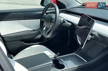 Седан Tesla Model 3 2020 в Львові