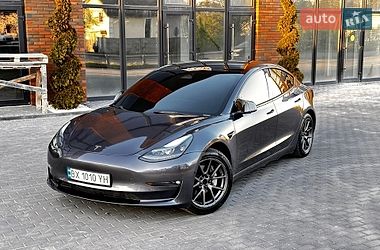 Седан Tesla Model 3 2021 в Вінниці