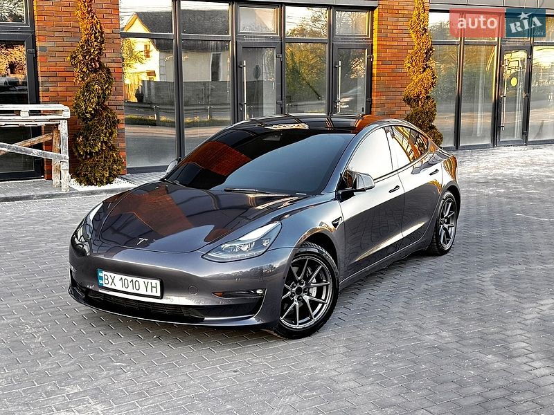 Седан Tesla Model 3 2021 в Вінниці
