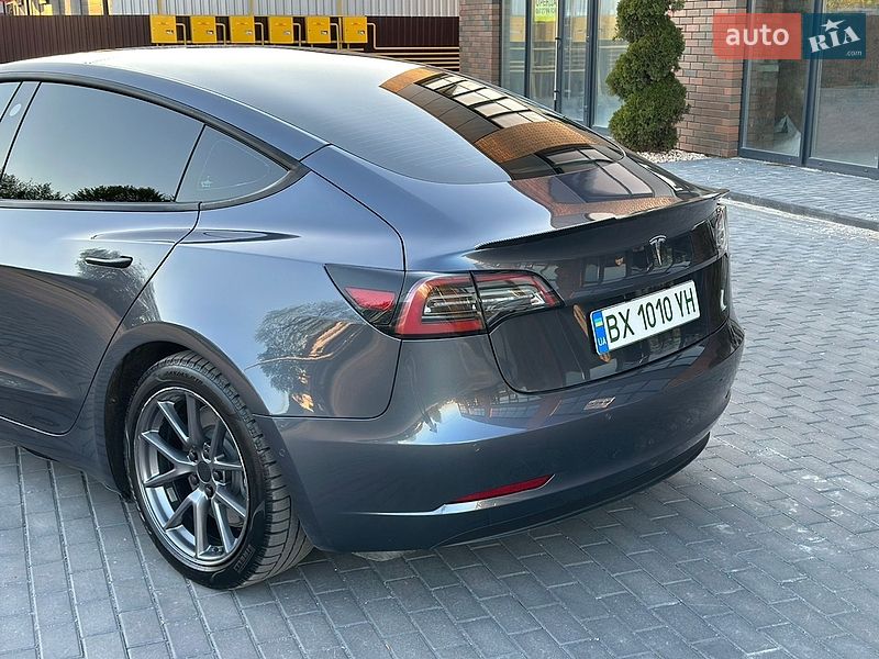 Седан Tesla Model 3 2021 в Вінниці