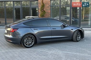 Седан Tesla Model 3 2021 в Вінниці