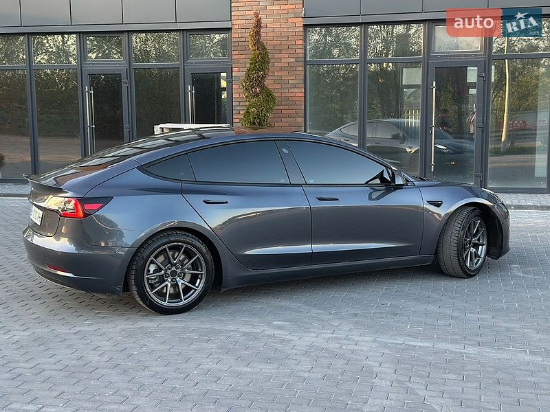 Седан Tesla Model 3 2021 в Вінниці