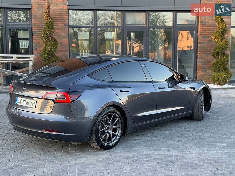 Седан Tesla Model 3 2021 в Вінниці