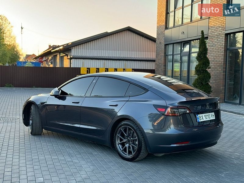 Седан Tesla Model 3 2021 в Вінниці