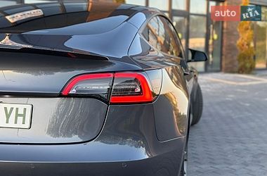 Седан Tesla Model 3 2021 в Вінниці