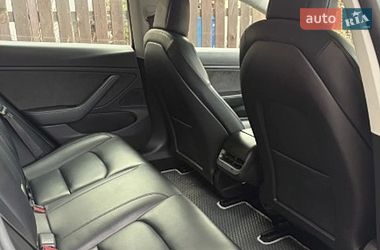 Седан Tesla Model 3 2019 в Львове
