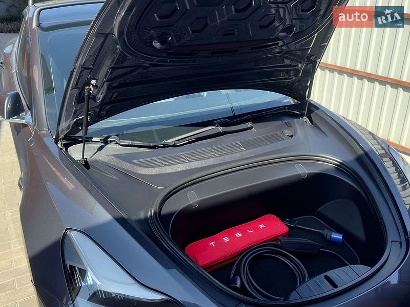 Седан Tesla Model 3 2019 в Вінниці
