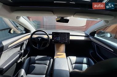 Седан Tesla Model 3 2019 в Вінниці
