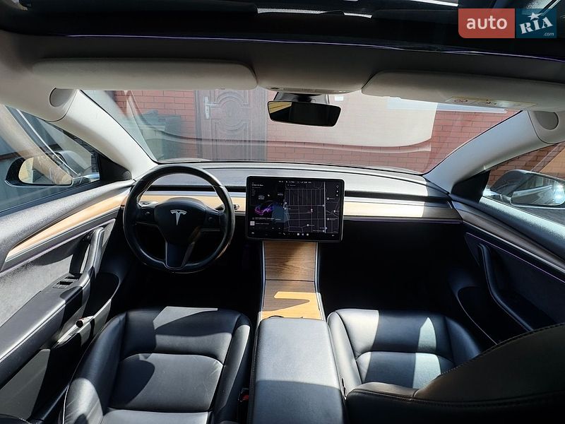 Седан Tesla Model 3 2019 в Вінниці