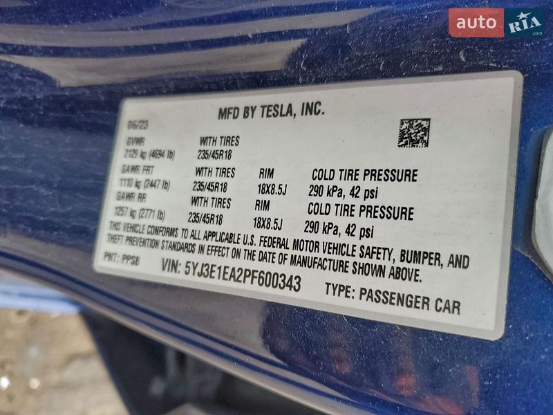 Седан Tesla Model 3 2023 в Львові