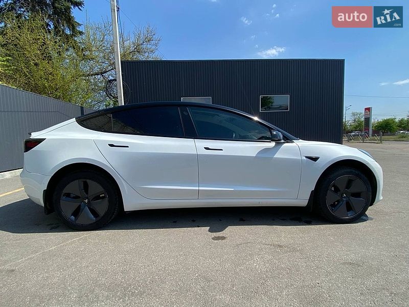 Седан Tesla Model 3 2021 в Днепре