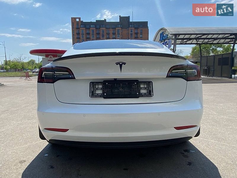 Седан Tesla Model 3 2021 в Днепре