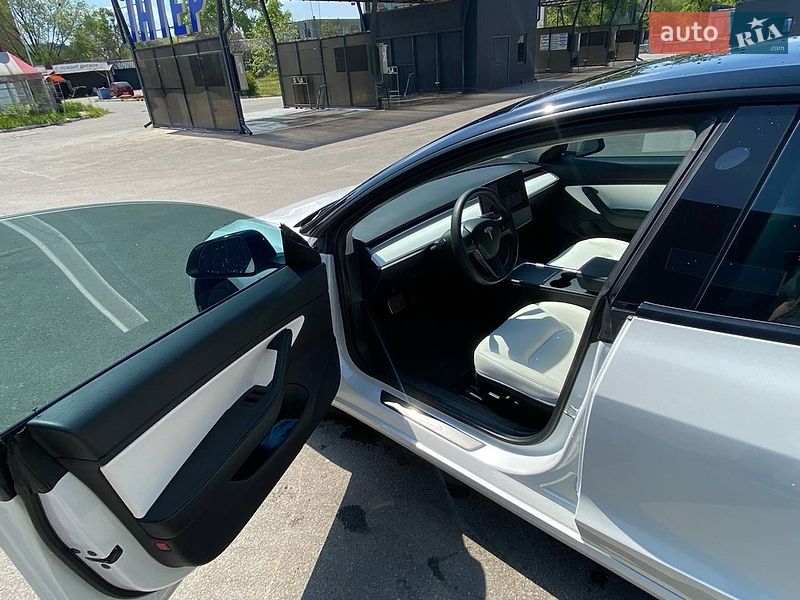 Седан Tesla Model 3 2021 в Днепре