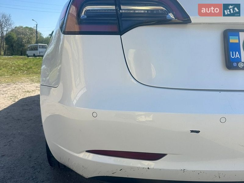 Седан Tesla Model 3 2020 в Ніжині
