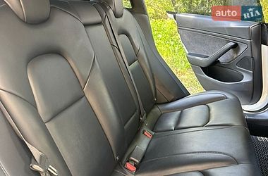 Седан Tesla Model 3 2020 в Ніжині