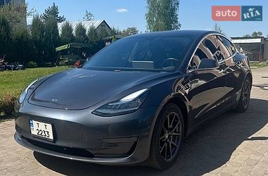 Седан Tesla Model 3 2018 в Золотоноші