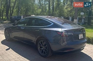 Седан Tesla Model 3 2018 в Золотоноші