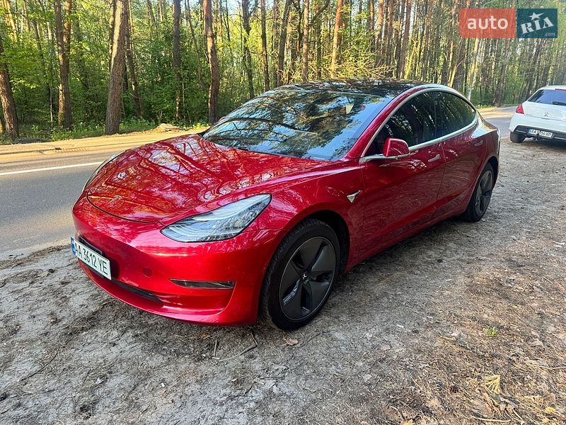 Седан Tesla Model 3 2020 в Києві